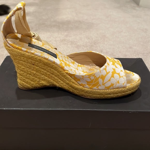 Burberry Lace up Sandals - Picture 8 of 10